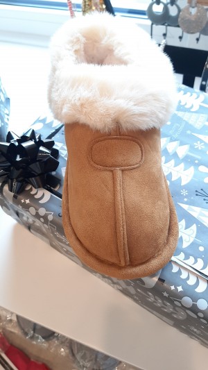 Look a like slof instapmodel DK6925