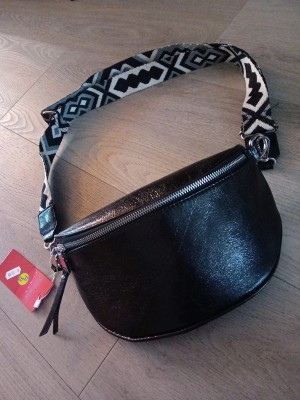 Crossbody mettalic tas zwart