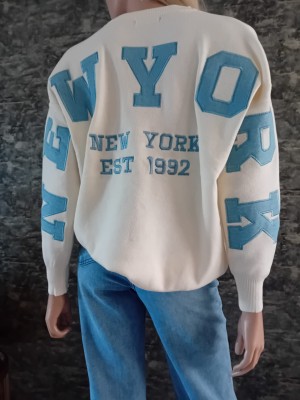 Trui newyork backtekst roomwit/bleu