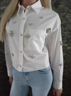 Blouse wit met strass stenen c 320