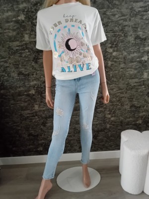 Oversized shirts wit Alive