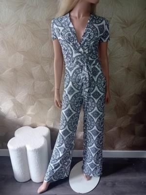 Jumpsuite zwart print by swan travelstof HS8763