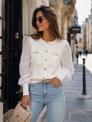 White / gold button. vestje