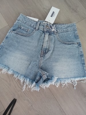 jeansshort strass viral monday